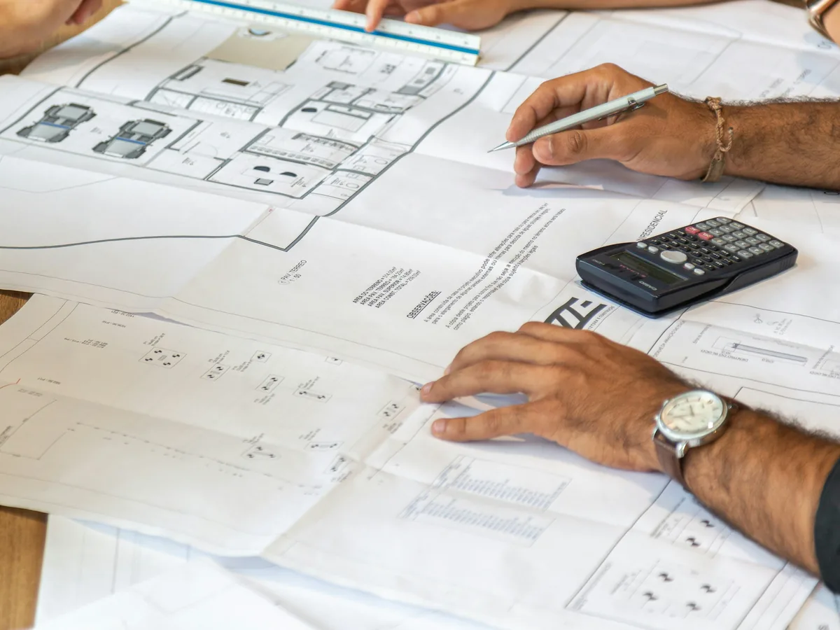 Revisión de planos de arquitectura e ingeniería