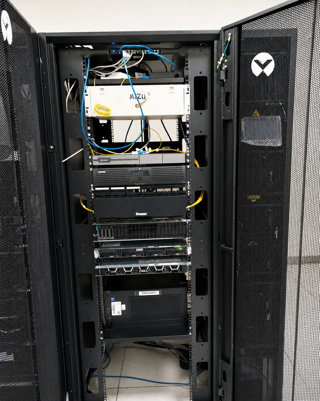 Rack principal y equipos de red